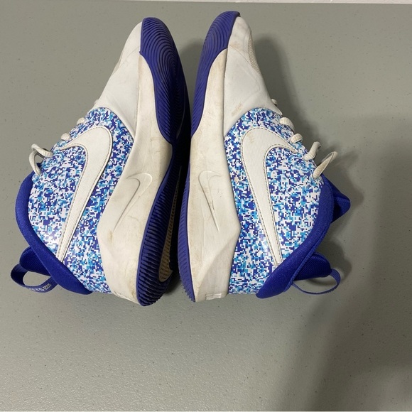 Nike Team Hustle D9 Digital Pixel Youth Athletic Shoes Basketball 7Y DC1983-001 - Picture 11 of 11